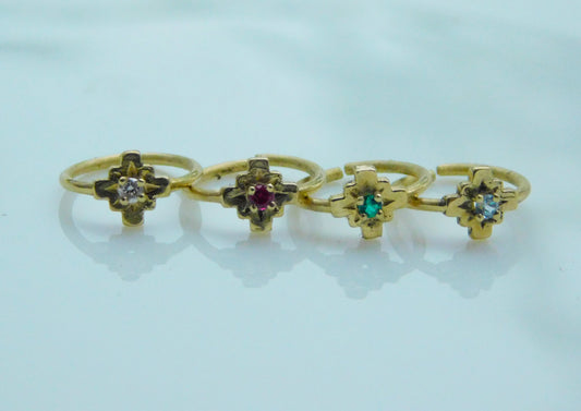 תכשיטי פירסינג בצורת יהלום בצ'אקאנה