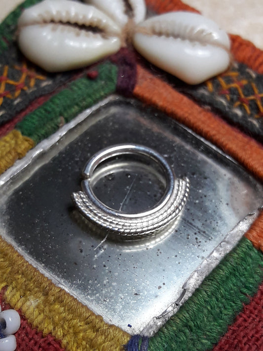 טראגוס, רוק, הליקס, פירסינג בספטום, ספטום כסף, נזם, ספטום מכסף, ספטום הודי, טבעת ספטום, נזם, ספטום צוענית