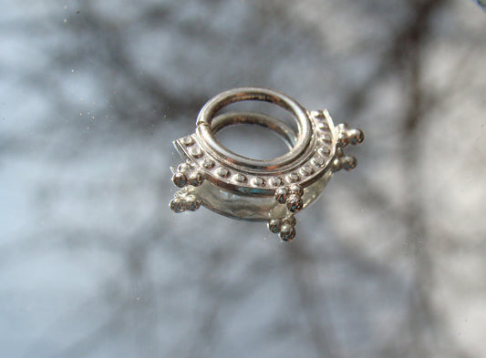 נפרטיטי- נזם שבטי מכסף