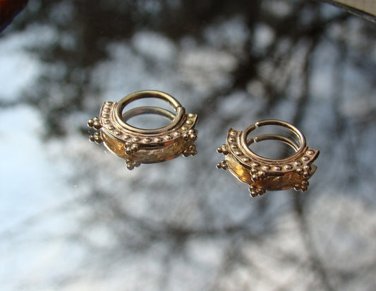 Nefertiti- טבעת אף שבטית