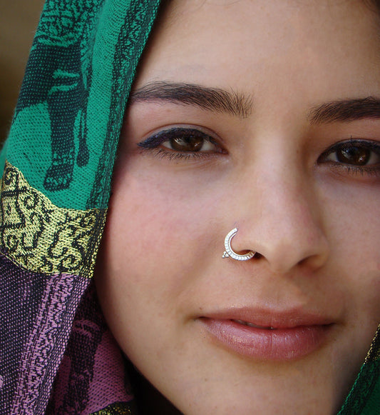 Saraswati- עגיל פירסינג