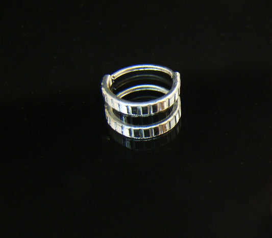 נזם זהב- מוזה