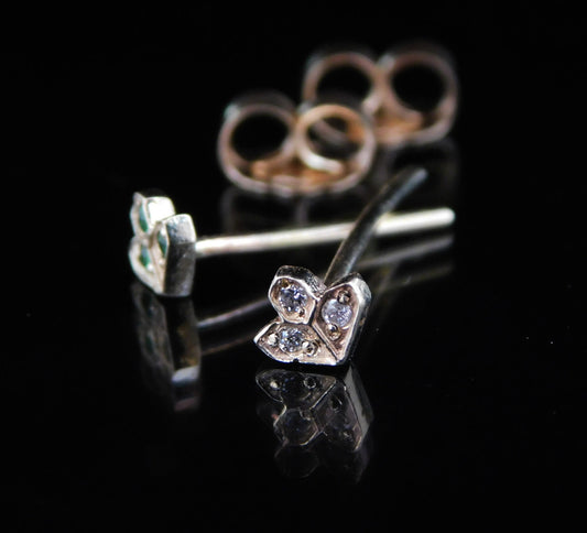 עגילי זהב עם אבני חן דמוי יהלום