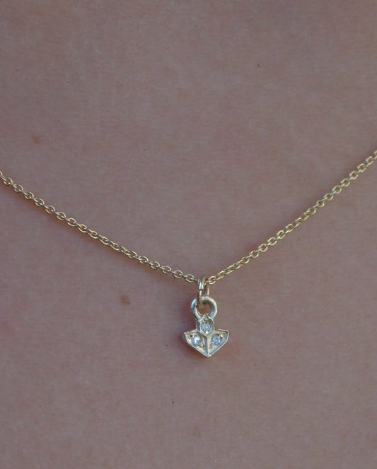 תליון זהב עדין עם חוכמה - תליון יהלום וזהב