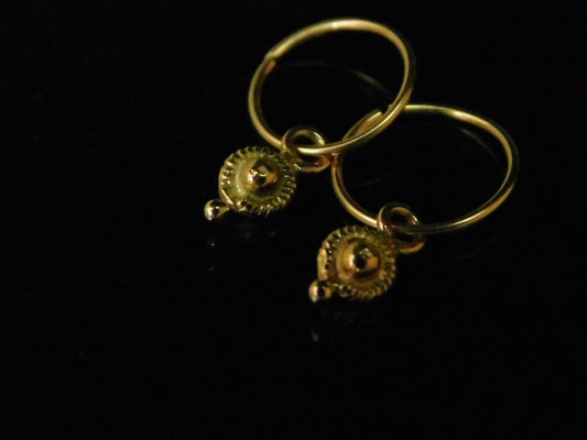 עגיל חישוק פרח הודי זהב