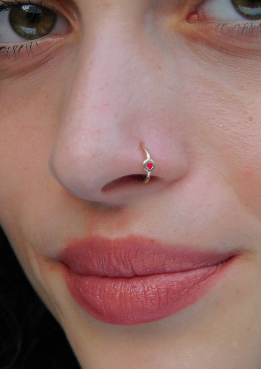 טבעת אף מזהב רובי