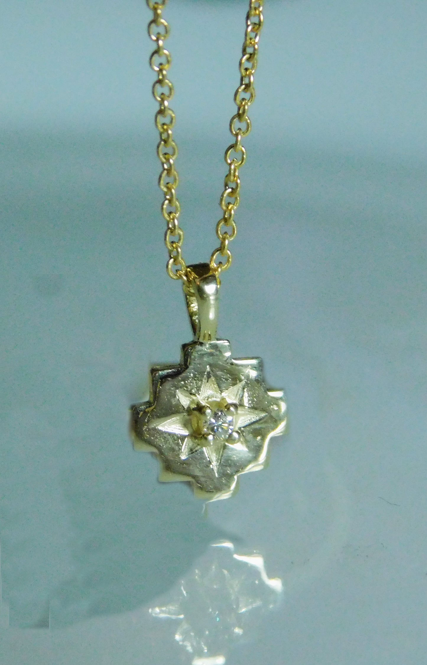Chakana Gold pendant with a diamond