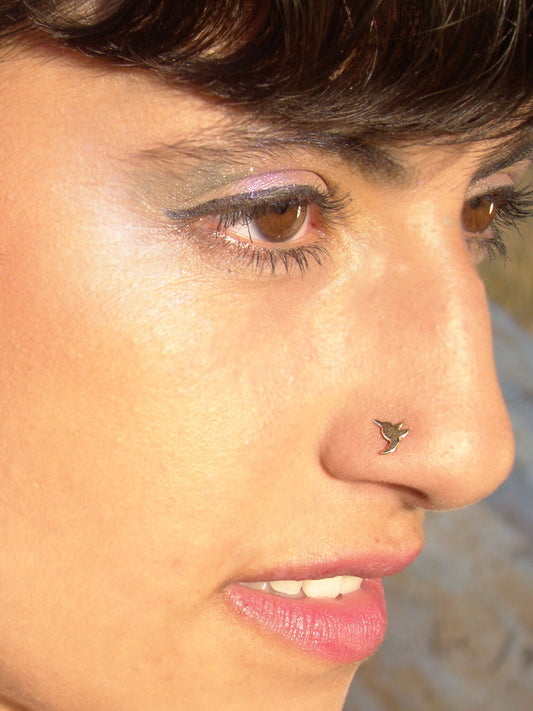 Gold nose stud