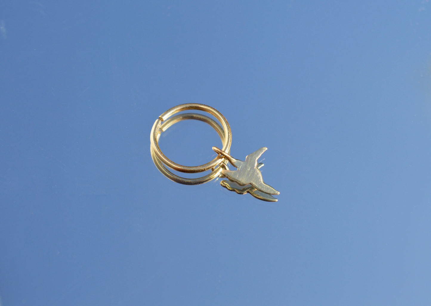 עגילי יונק דבש זהב תלויים