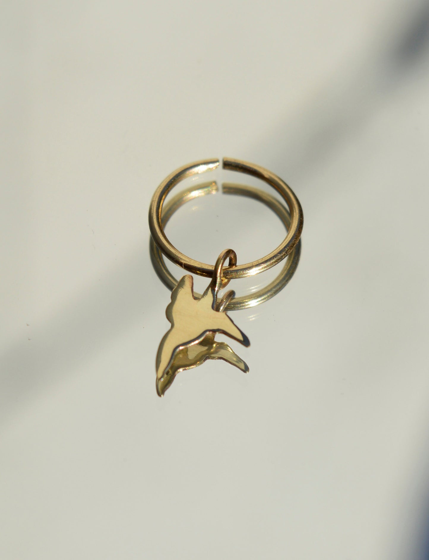 עגילי יונק דבש זהב תלויים