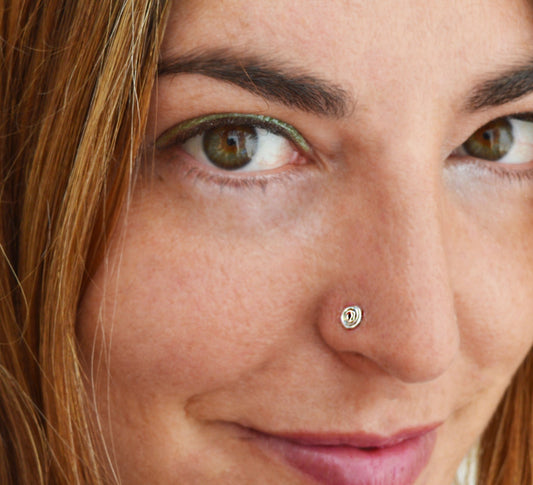 Spiral nose stud