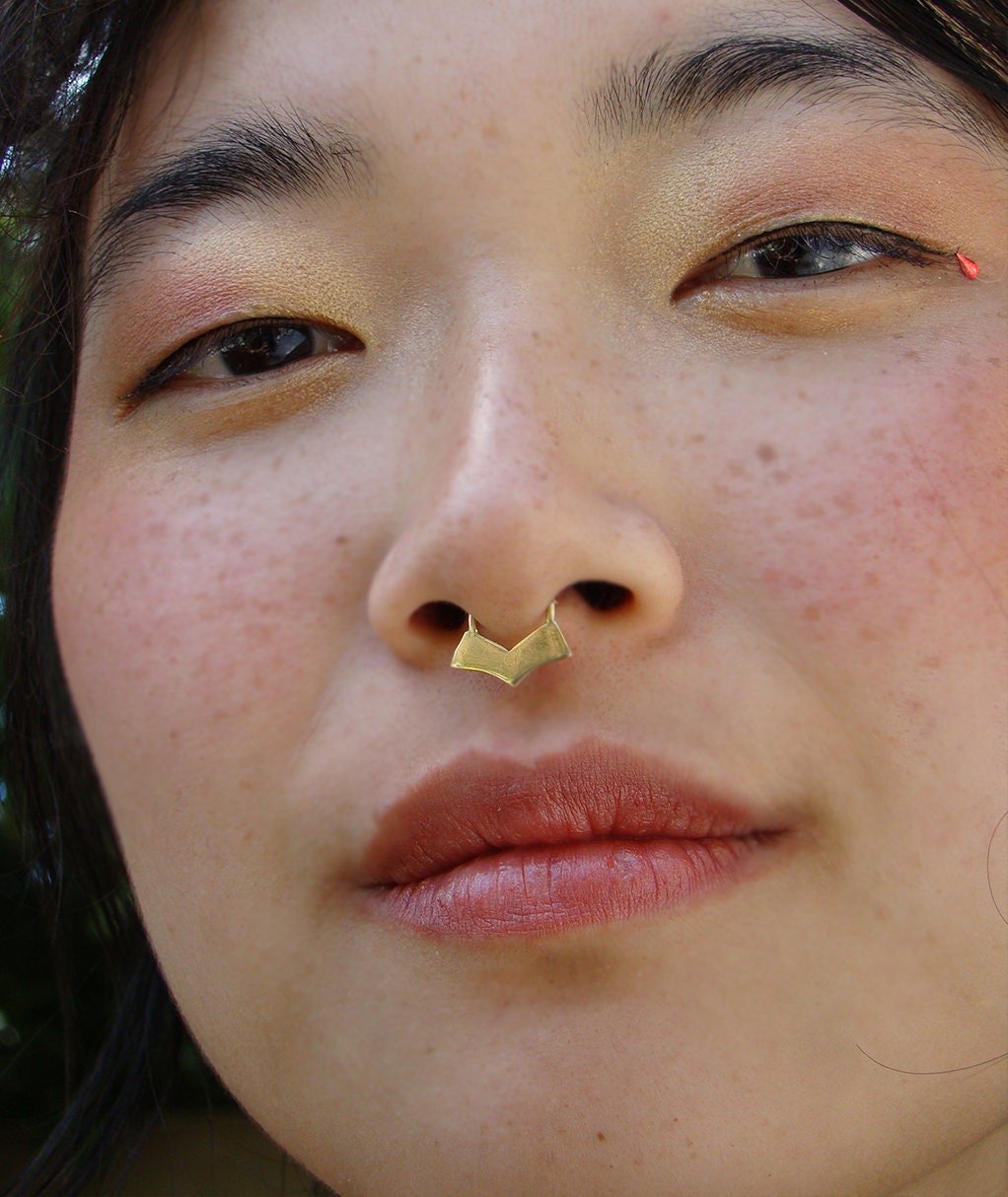 דיית זהב, עגיל סחוס זהב, טראגוס, הליקס, פירסינג שבטי, עגיל הליקס, טראגוס שבטי, עגיל גיאומטרי, ספטום, צריח, פירסינג