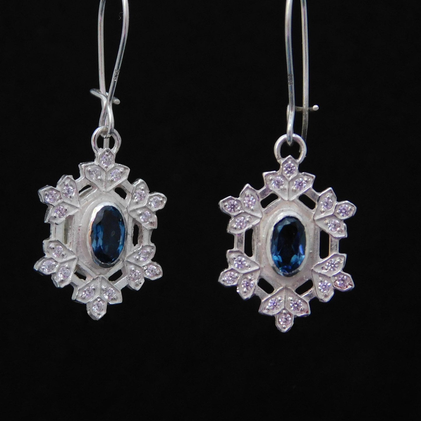 Wisdom'-Water crystal necklace with Blue Topaz