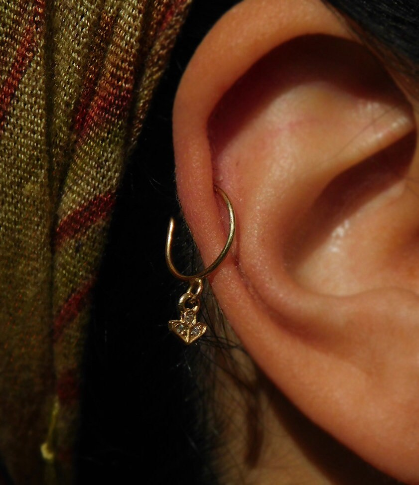 עגילי חישוק טופז כחולים