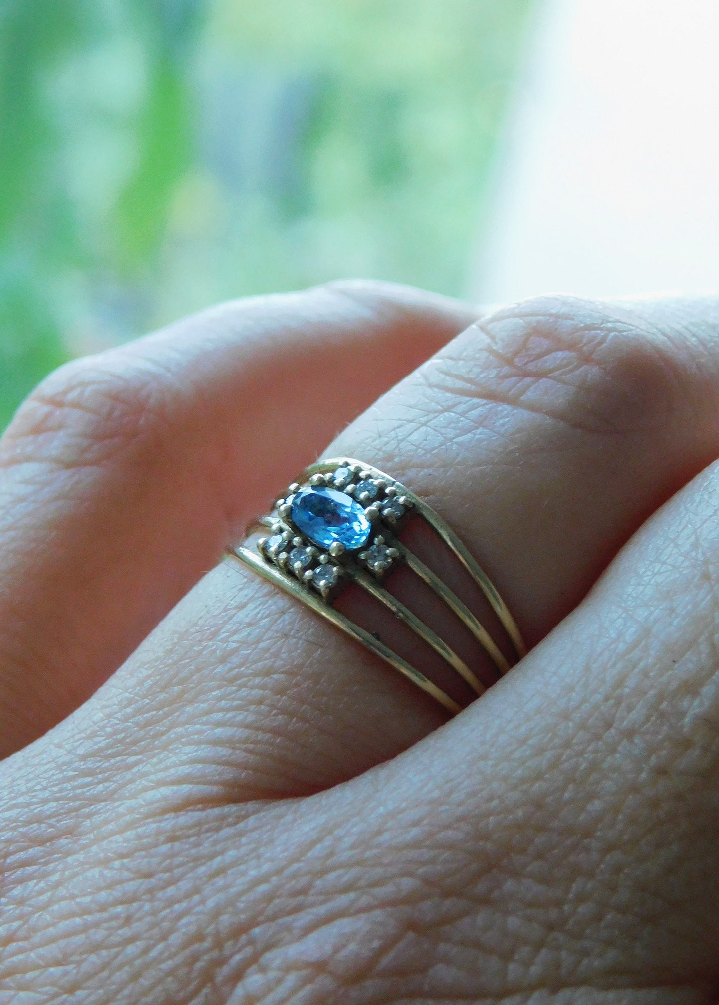 Blue Topaz and diamonds Gold ring