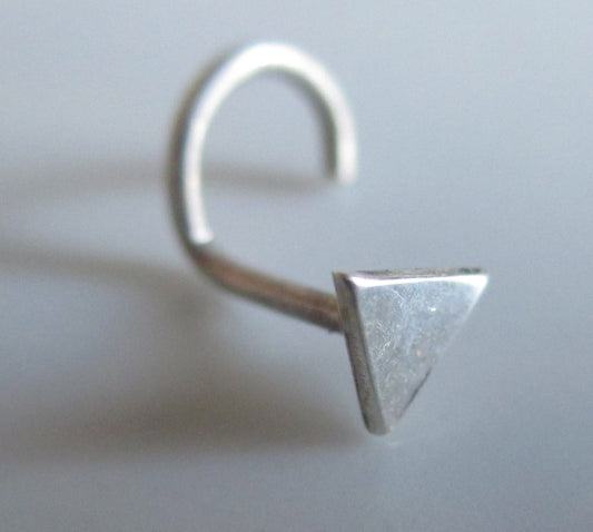 Triangle nose stud