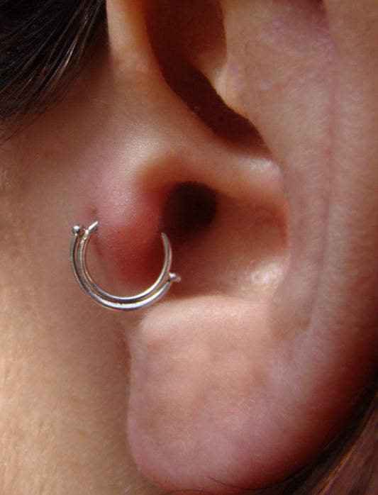 Tragus earring